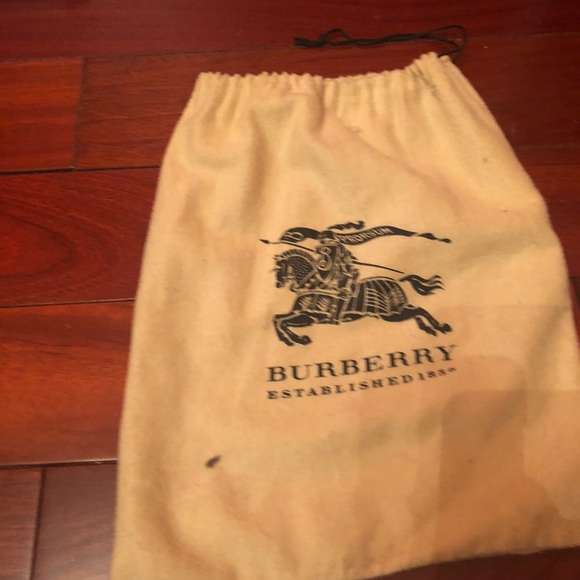 Burberry Flats - Picture 6 of 7